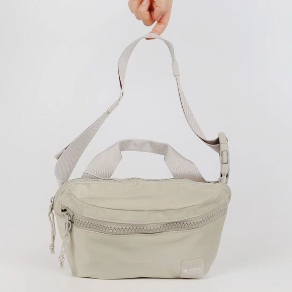 Lululemon All Day Essentials Belt Bag Raw Linen/White Opal 2.5L NWT 3 way carry - Picture 2 of 14